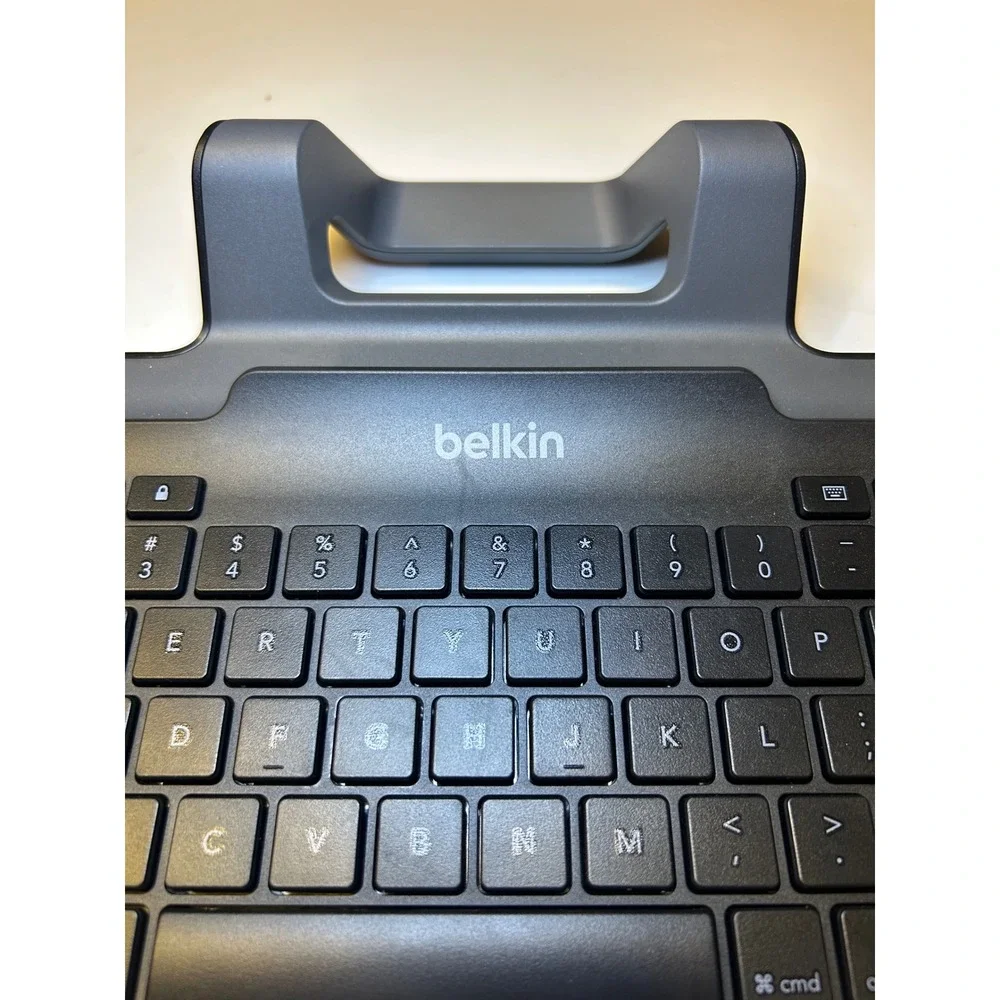Belkin Wired Keyboard with Stand B2B130 for iPad Lightning Connector‎ Black